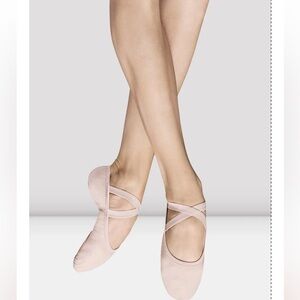 BLOCH canvas ballet slippers sz 1B